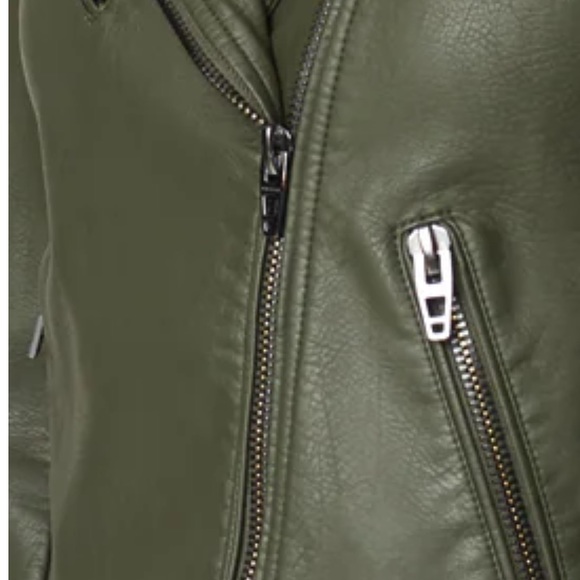 BLANKNYC women’s Quilted Detail Moto Jacket - Picture 4 of 13